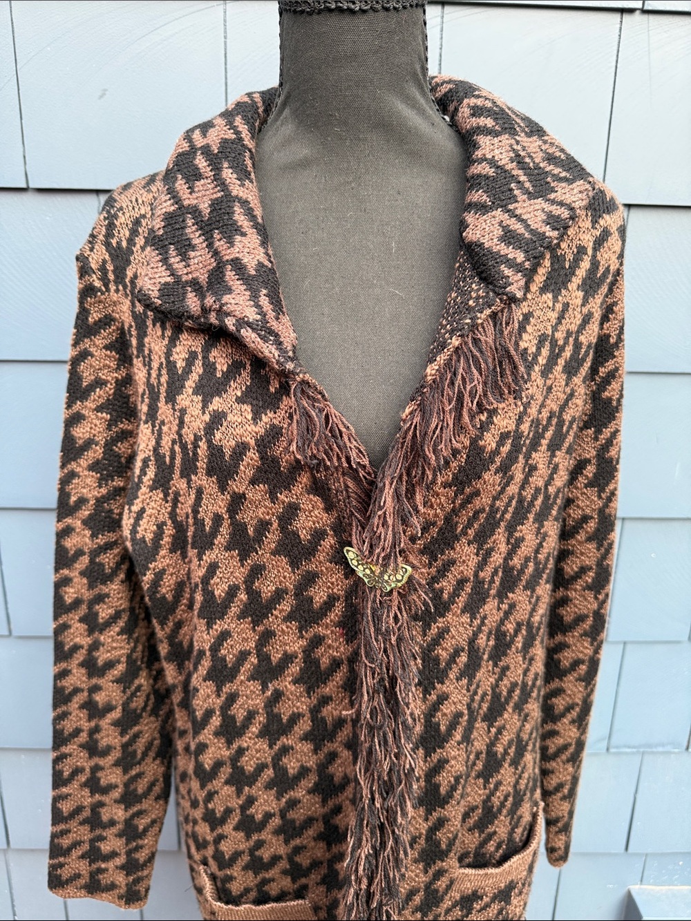 Gizeh Tricots L Houndstooth Fringe Knit Cartigan in Brown and Black warm - Picture 2 of 10